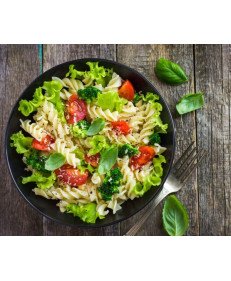 Salada de macarr&atilde;o alho e &oacute;leo